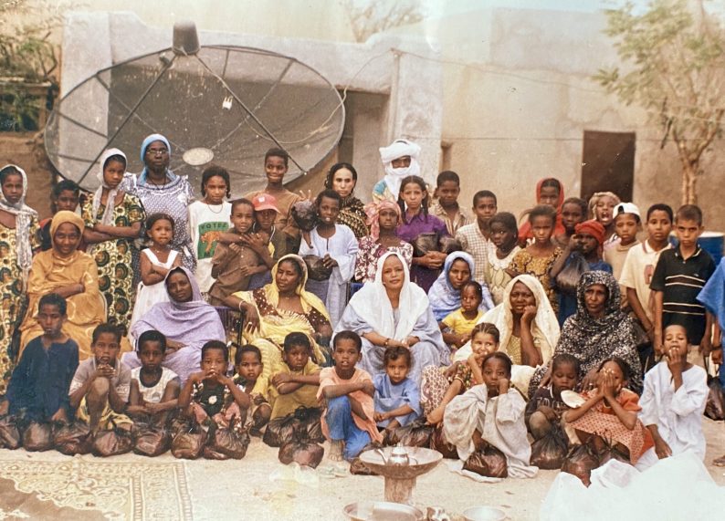 2006 - Photo de famille des membres de ASED et des enfant de ASED